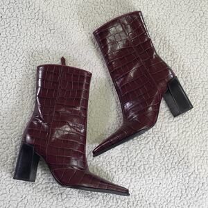 Schutz Raffaela Bootie womens boots Leather Cherry Wine size 7B